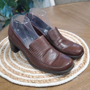 Naturalizer  Leather Women’s Brown Loafer Heels- Size 11